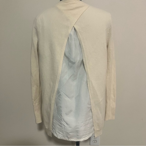Garnet Hill Women’s Ivory‎ Cashmere/Silk Split Back Knit Cardigan Sweater Sz S - Picture 2 of 12